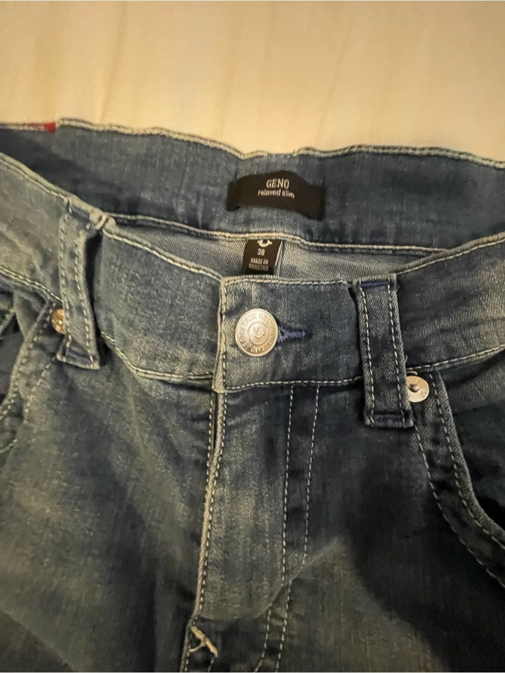 True Religion Men's Relaxed Slim Straight Jeans in Faded Blue Size 36